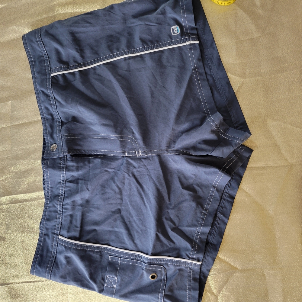Free Country Blue Athletic Shorts with Flat-Front Design